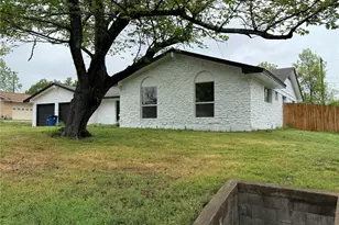 1402 Cardinal Hill Dr, Austin, TX 78758 - Photo 2