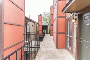 706 W 24th St, Austin, TX 78705 - Photo 22