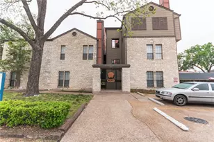 706 W 24th St, Austin, TX 78705 - Photo 2
