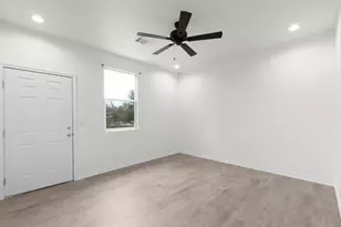 834 Waco St, Kingsland, TX 78639 - Photo 26