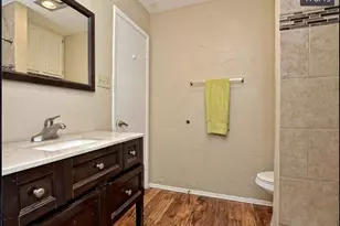 806 W 24th St, Austin, TX 78705 - Photo 8