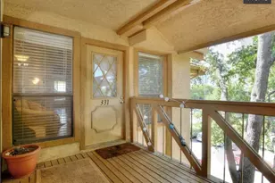 806 W 24th St, Austin, TX 78705 - Photo 2