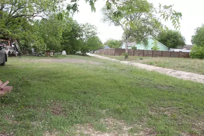801 Tank Street, Lockhart, TX 78644 - Photo 4