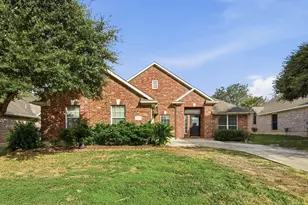 1665 Amberwood Loop, Kyle, TX 78640 - Photo 2