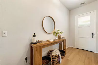 8204 Orizzonte Street, Austin, TX 78744 - Photo 4
