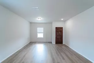 508 Bobcat Crk Dr, Jarrell, TX 76537 - Photo 2