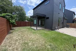 1800 Crown Dr, Austin, TX 78745 - Photo 2