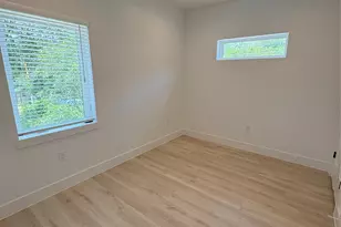 1800 Crown Dr, Austin, TX 78745 - Photo 10