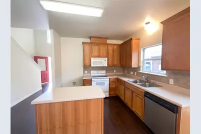 128 Inman Drive, Hutto, TX 78634 - Photo 10