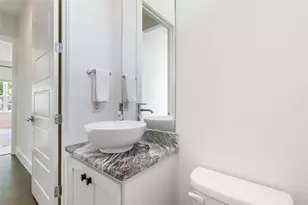 1126 Linden St, Austin, TX 78702 - Photo 12