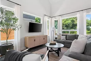 1126 Linden St, Austin, TX 78702 - Photo 4