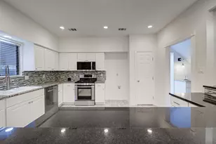 208 Oak Ridge Dr, Pflugerville, TX 78660 - Photo 12