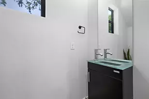 408 W Odell St, Austin, TX 78752 - Photo 8
