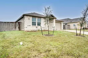 414 Bluejack Wy, Hutto, TX 78634 - Photo 2