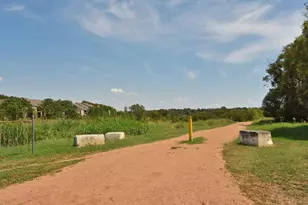 1901 Warely Ln, Austin, TX 78741 - Photo 34