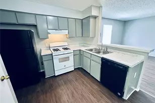 4901 Merritt Cir, Austin, TX 78744 - Photo 2