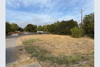 2012 Maple Street, Georgetown, TX 78626 - Photo 2