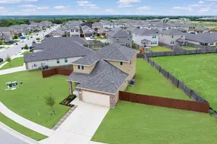 221 Longmount Cv, Liberty Hill, TX 78642 - Photo 4