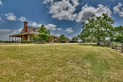 7157 Fm 1697, Carmine, TX 78932 - Photo 2