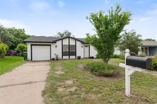 1904 Heathwood Cir, Round Rock, TX 78664 - Photo 2