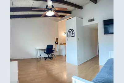 2404 Longview Street #204, Austin, TX 78705 - Photo 4