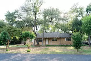13002 Cedarhurst Cir, Austin, TX 78729 - Photo 4