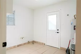 13002 Cedarhurst Cir, Austin, TX 78729 - Photo 16