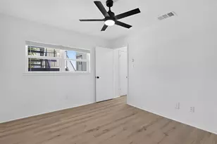 923 E 41st St, Austin, TX 78751 - Photo 12