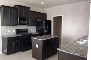 133 Flatland Trl, San Marcos, TX 78666 - Photo 4