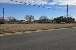 204 E Central Dr, Georgetown, TX 78628 - Photo 4