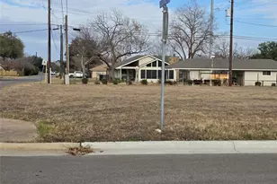 204 E Central Dr, Georgetown, TX 78628 - Photo 2