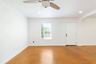 2302 E Side Dr, Austin, TX 78704 - Photo 16