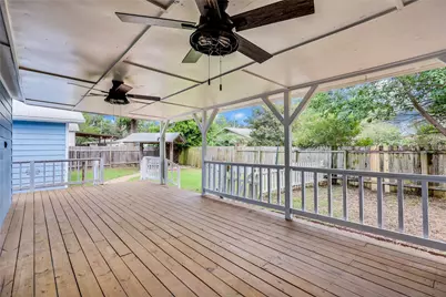 1105 Farm Street, Bastrop, TX 78602 - Photo 32