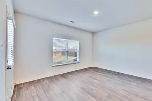 18512 Quiet Range Dr, Elgin, TX 78621 - Photo 6
