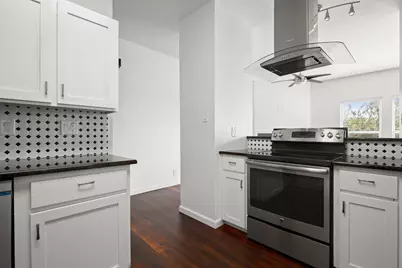 2414 Longview Street #307, Austin, TX 78705 - Photo 6