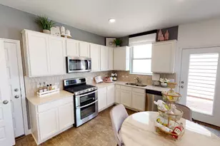 8200 Springsteen Dr, Austin, TX 78744 - Photo 2