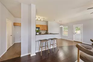 102 Anderson St, Hutto, TX 78634 - Photo 8