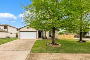 102 Anderson St, Hutto, TX 78634 - Photo 2