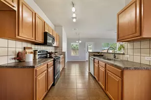102 Anderson St, Hutto, TX 78634 - Photo 14