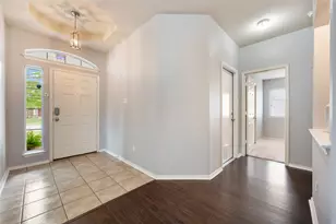 102 Anderson St, Hutto, TX 78634 - Photo 4