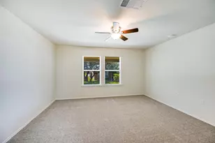 421 Holiday Creek Ln, Georgetown, TX 78633 - Photo 14