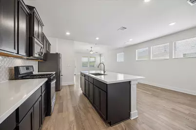 8503 McKamy Drive, Austin, TX 78744 - Photo 10
