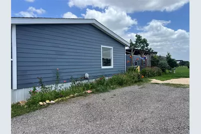 330 Grandview Drive, San Marcos, TX 78666 - Photo 2