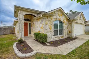 106 Double Barrel Ct, Bastrop, TX 78602 - Photo 2