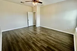 106 Double Barrel Ct, Bastrop, TX 78602 - Photo 10