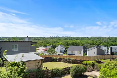 5334 Sendero Hills Parkway, Austin, TX 78724 - Photo 10