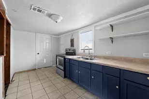 706 W 5th St, Hearne, TX 77859 - Photo 4