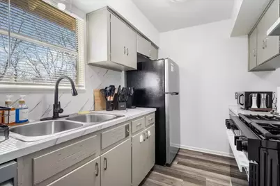 3007 Burning Oak Drive, Austin, TX 78704 - Photo 8