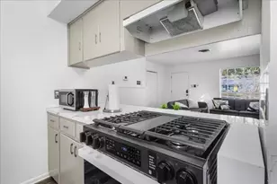 3007 Burning Oak Dr, Austin, TX 78704 - Photo 6