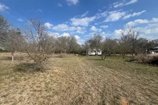 128 Arrowhead Ct, Bastrop, TX 78602 - Photo 34